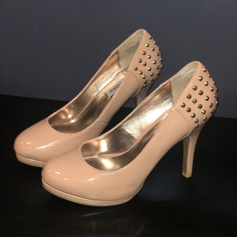 STEVE MADDEN NUDE STUDDED HEEL SZ 8